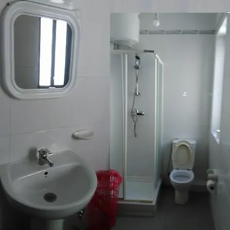Shore Bridge House Guest house 2*