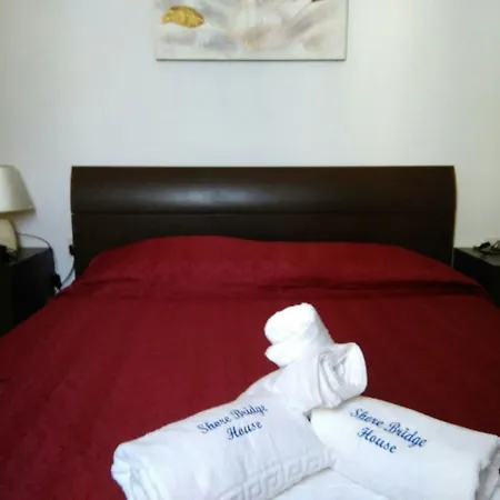 Guest house Shore Bridge House 2*