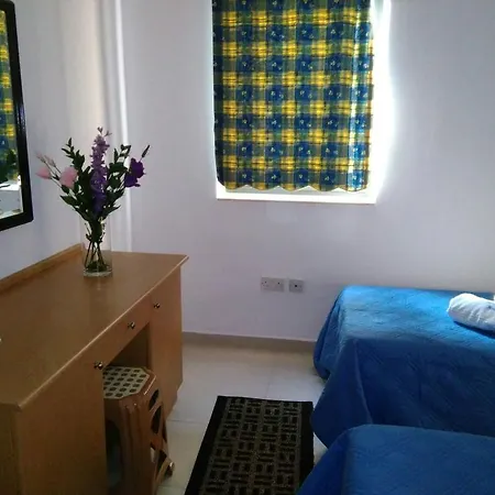 Shore Bridge House 2* Gzira