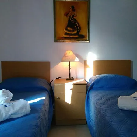 Guest house Shore Bridge House 2*