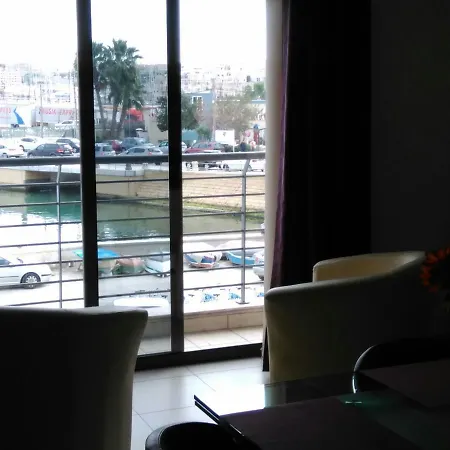 Shore Bridge House Guest house Gzira