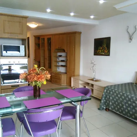 Shore Bridge House Guest house Gzira