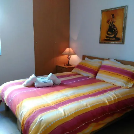 Shore Bridge House Guest house 2*